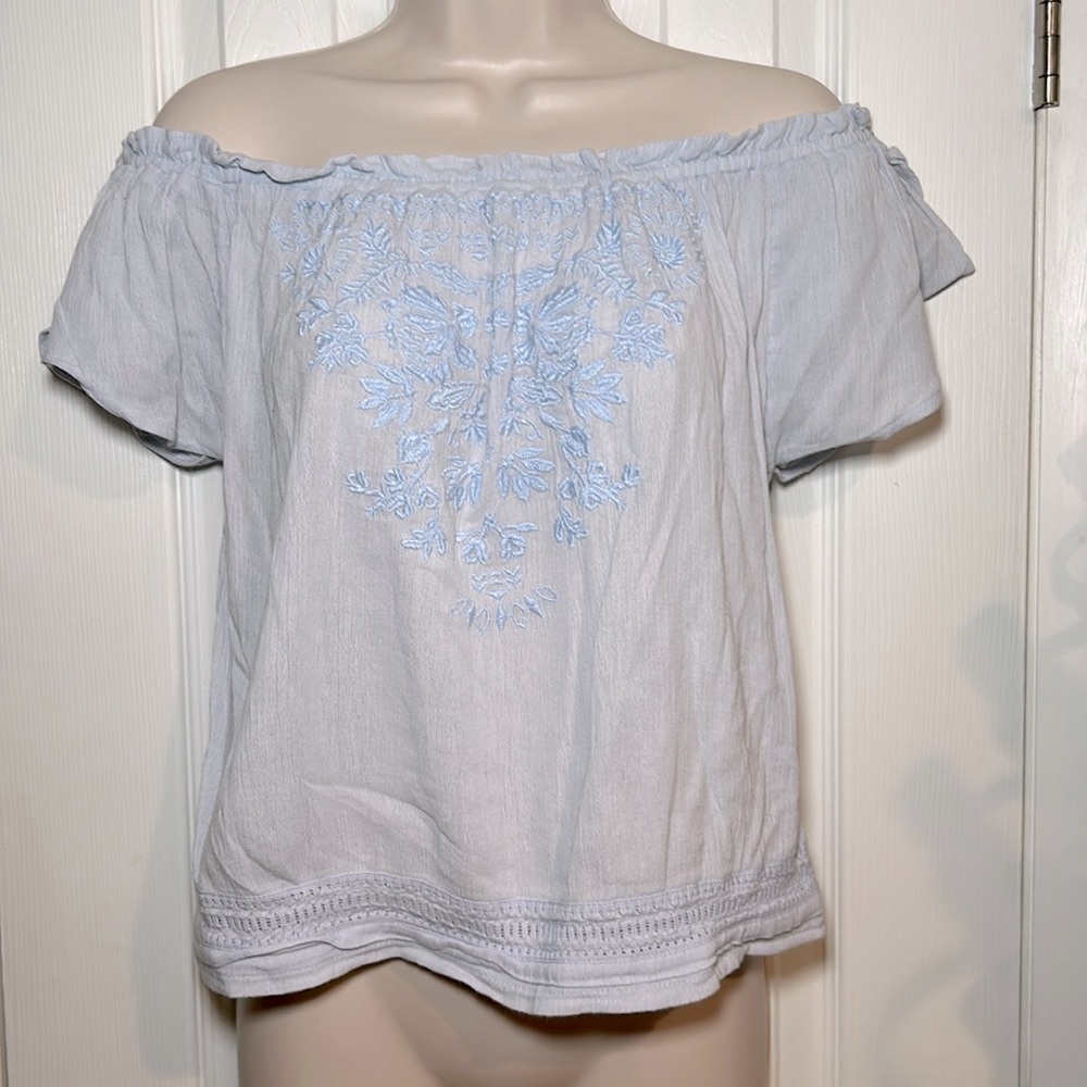 Hollister baby blue embroidered off the shoulder top - size XS